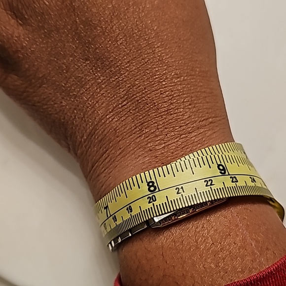 Authentic Raymond Weil Mother of Pearl dial Tango Sapphire Crystal 18mm watch . - Picture 10 of 10